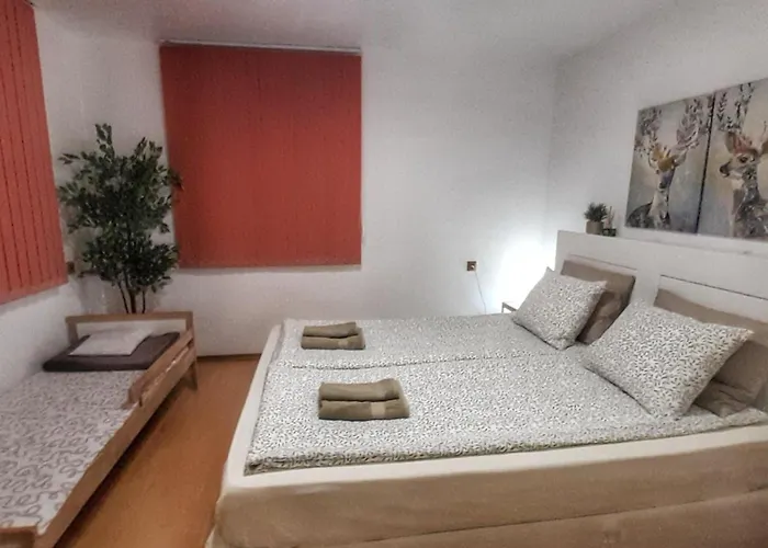 Garden Διαμέρισμα Κάρλοβο